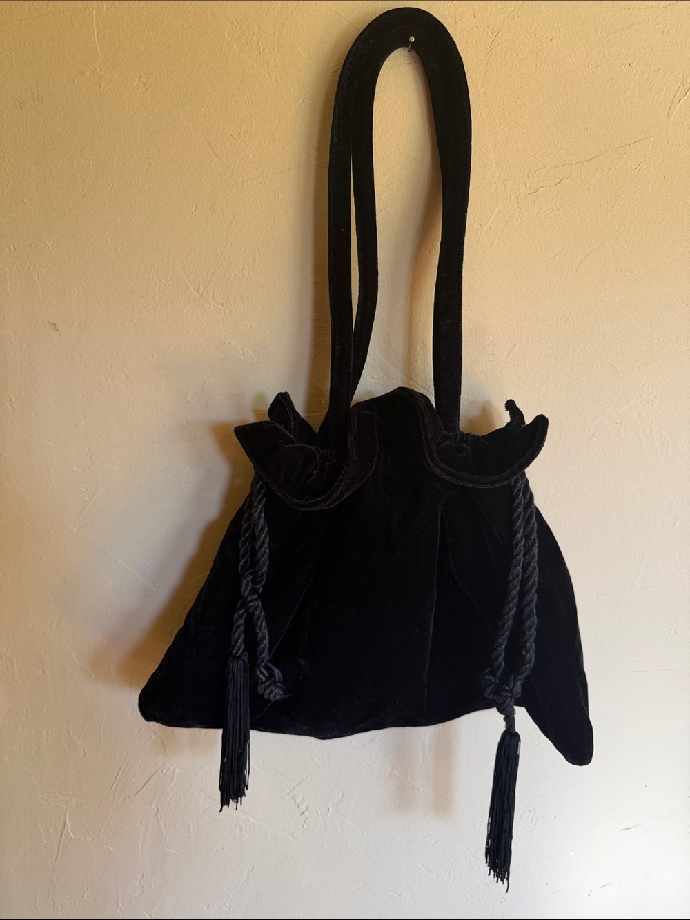 Black Velvet Drawstring Shoulder Bag JS-125